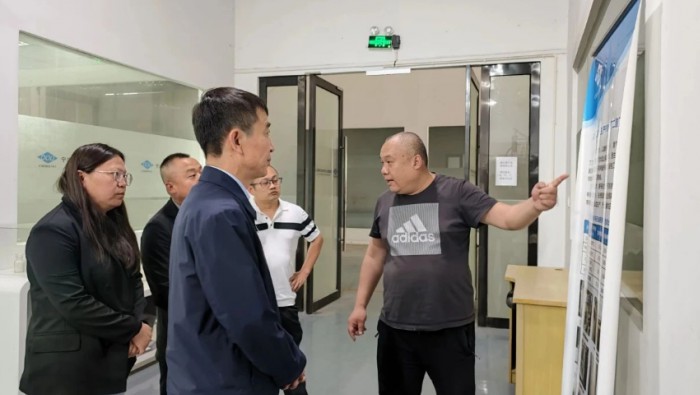 主动服务“走出去”，，，，，，优质项目“引进来”——冠赢国际集团“一把手”带队外出开展招商引资